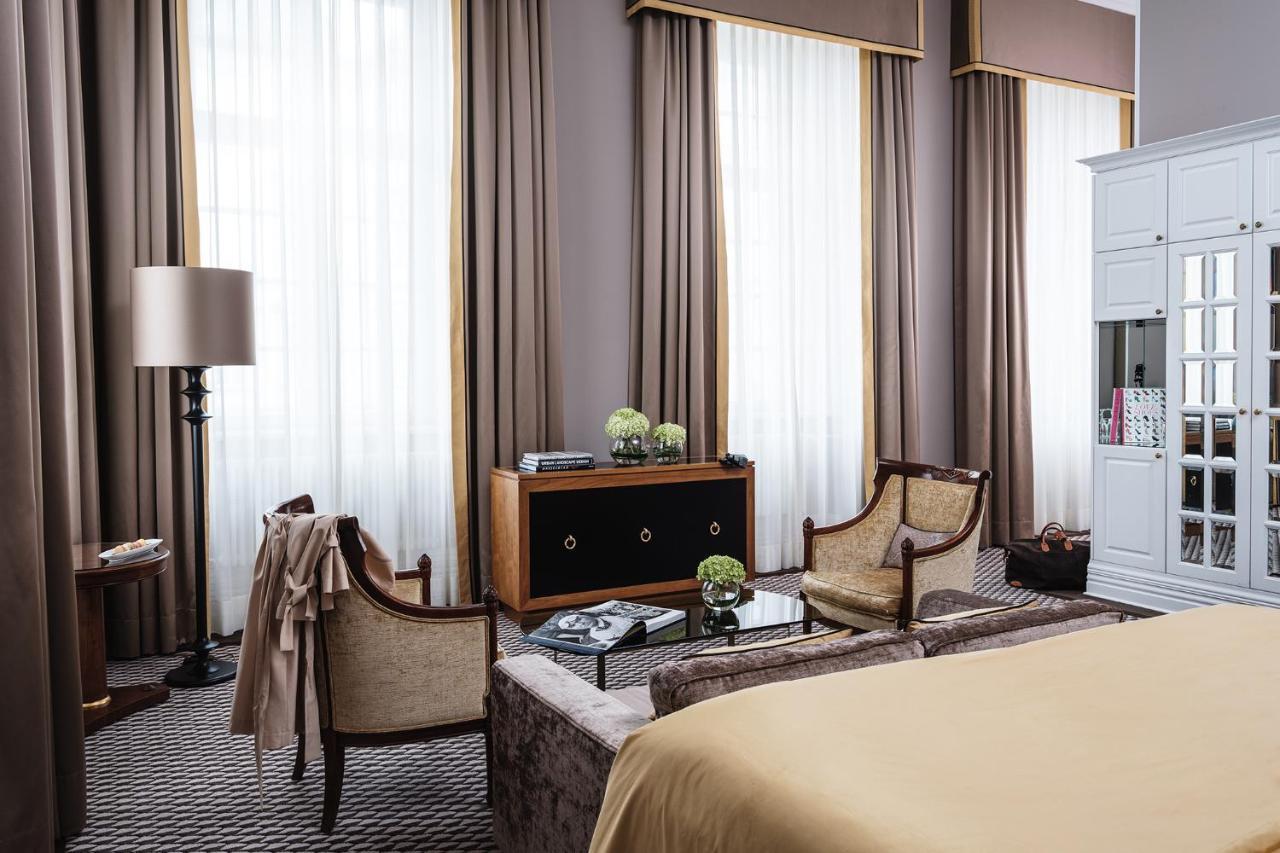 阿尔特霍夫施洛斯本斯堡大酒店 贝尔吉施-格拉德巴赫 外观 照片 A suite at the Mandarin Oriental, Munich