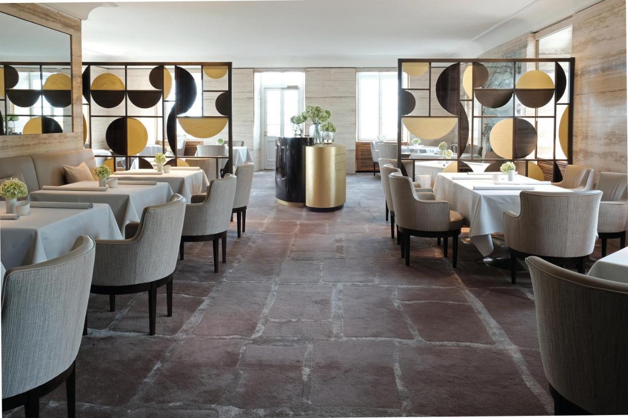 阿尔特霍夫施洛斯本斯堡大酒店 贝尔吉施-格拉德巴赫 外观 照片 The interior of the restaurant