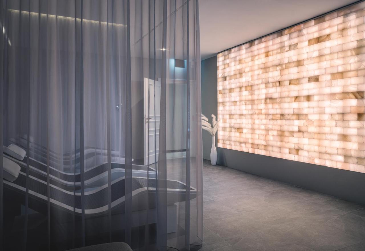 阿尔特霍夫施洛斯本斯堡大酒店 贝尔吉施-格拉德巴赫 外观 照片 The interior of the hotel