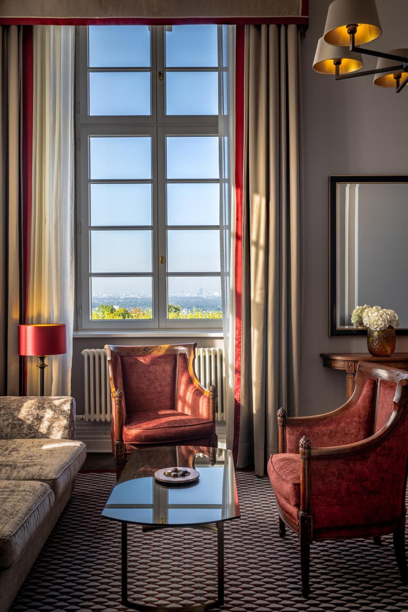 阿尔特霍夫施洛斯本斯堡大酒店 贝尔吉施-格拉德巴赫 外观 照片 A room at the Hotel de la Ville
