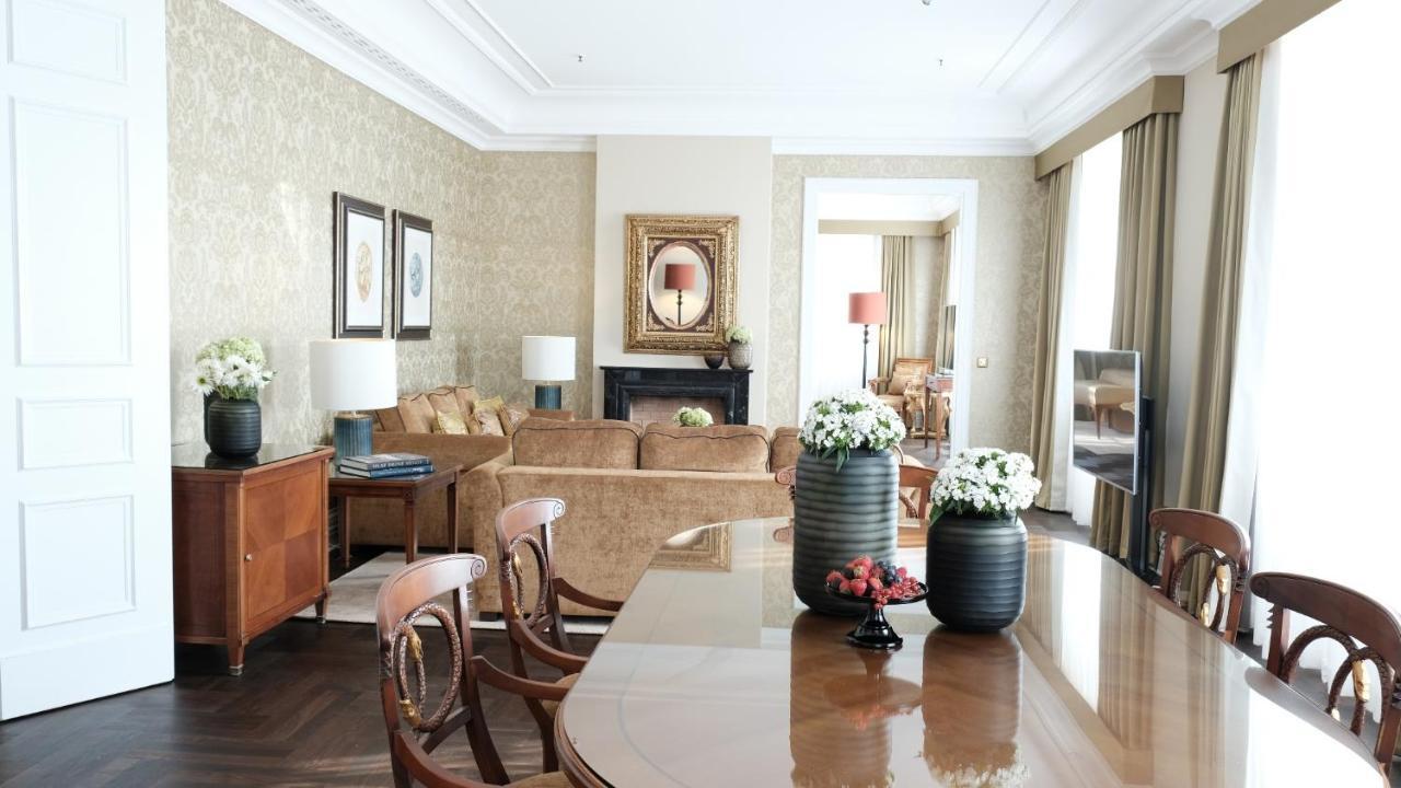 阿尔特霍夫施洛斯本斯堡大酒店 贝尔吉施-格拉德巴赫 外观 照片 A suite at the hotel